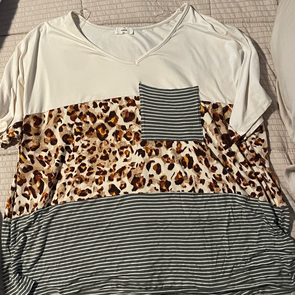 Entro Colorblock shirt size L Animal Print Stripes Pocket